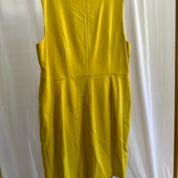 Calvin Klein Women's Plus 22W Chartreuse dress with pleated detail - Picture 3 of 9